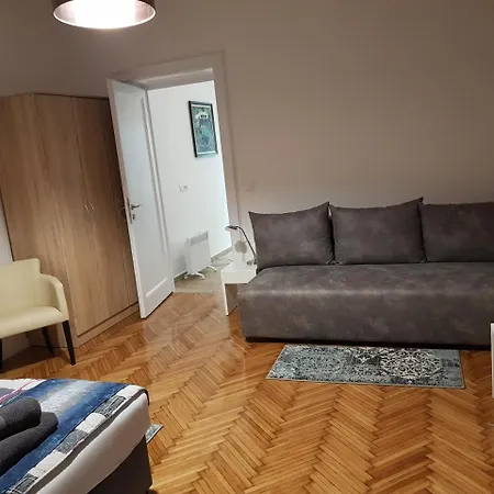 Lux In 2 *